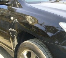 トヨタ・ハリアーの鈑金修理事例（１）のサムネイル